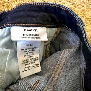Joe’s Jeans THE BLONDIE size 24 in excellent condition cute ankle detail skinny